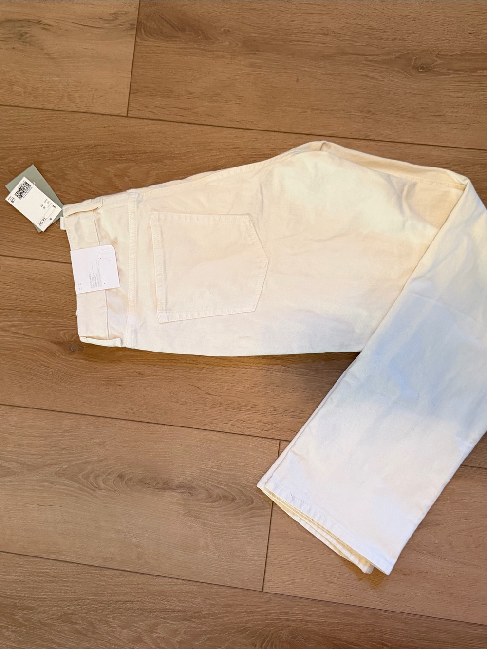 H&M 90’s Straight Leg White Jeans